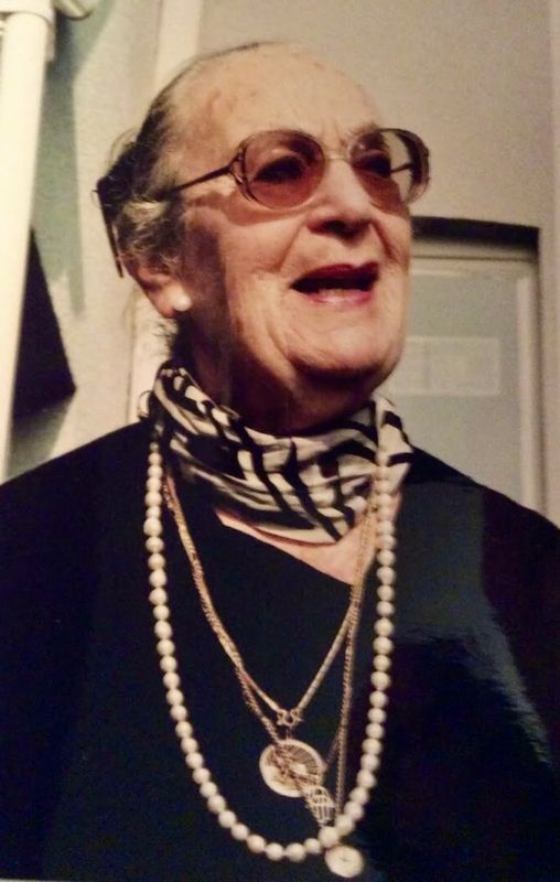 Suzanne Maria Lee 